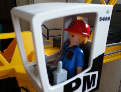 Playmobil crane review: beats Cayla and Frozen hands down